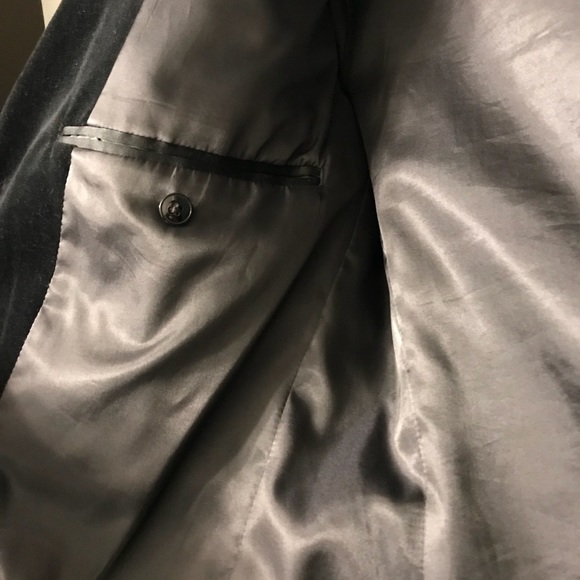 ❗️❗️ SOLD❗️❗️Velvet Suit/Blazer - Picture 4 of 5